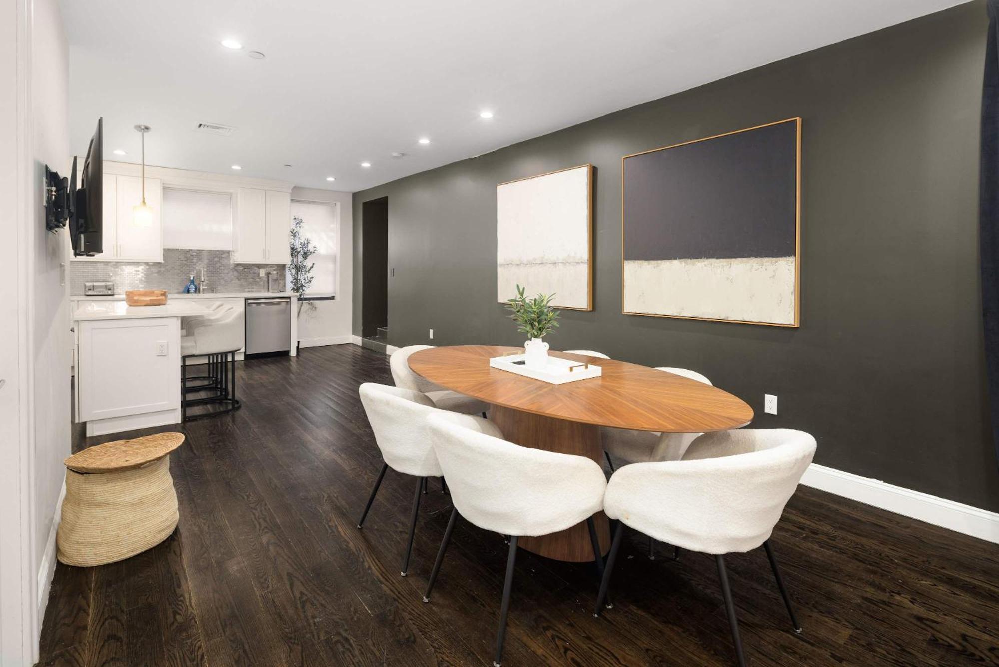 Stylish 3br Designer In Nyc