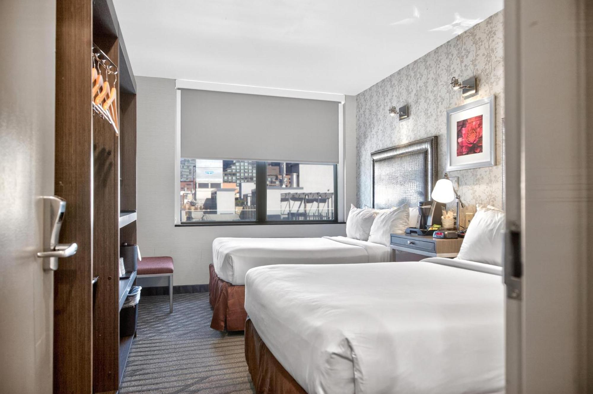 Times Square West Hotel, Bw Signature Collection Hotel 3*