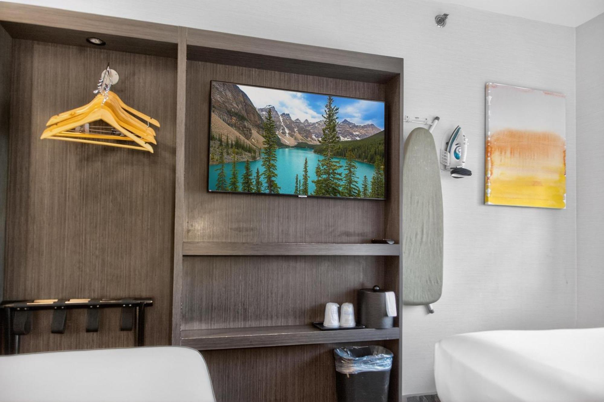Times Square West Hotel, Bw Signature Collection Hotel 3*