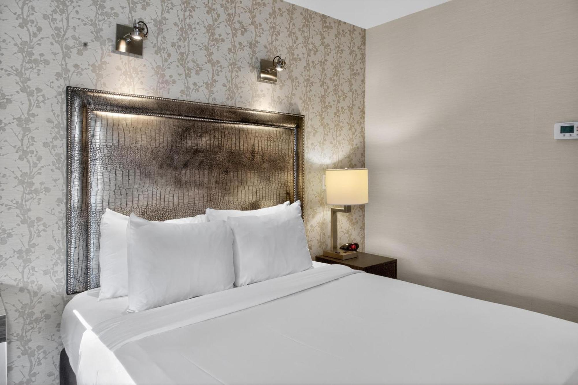 Hotel Times Square West Hotel, Bw Signature Collection 3*