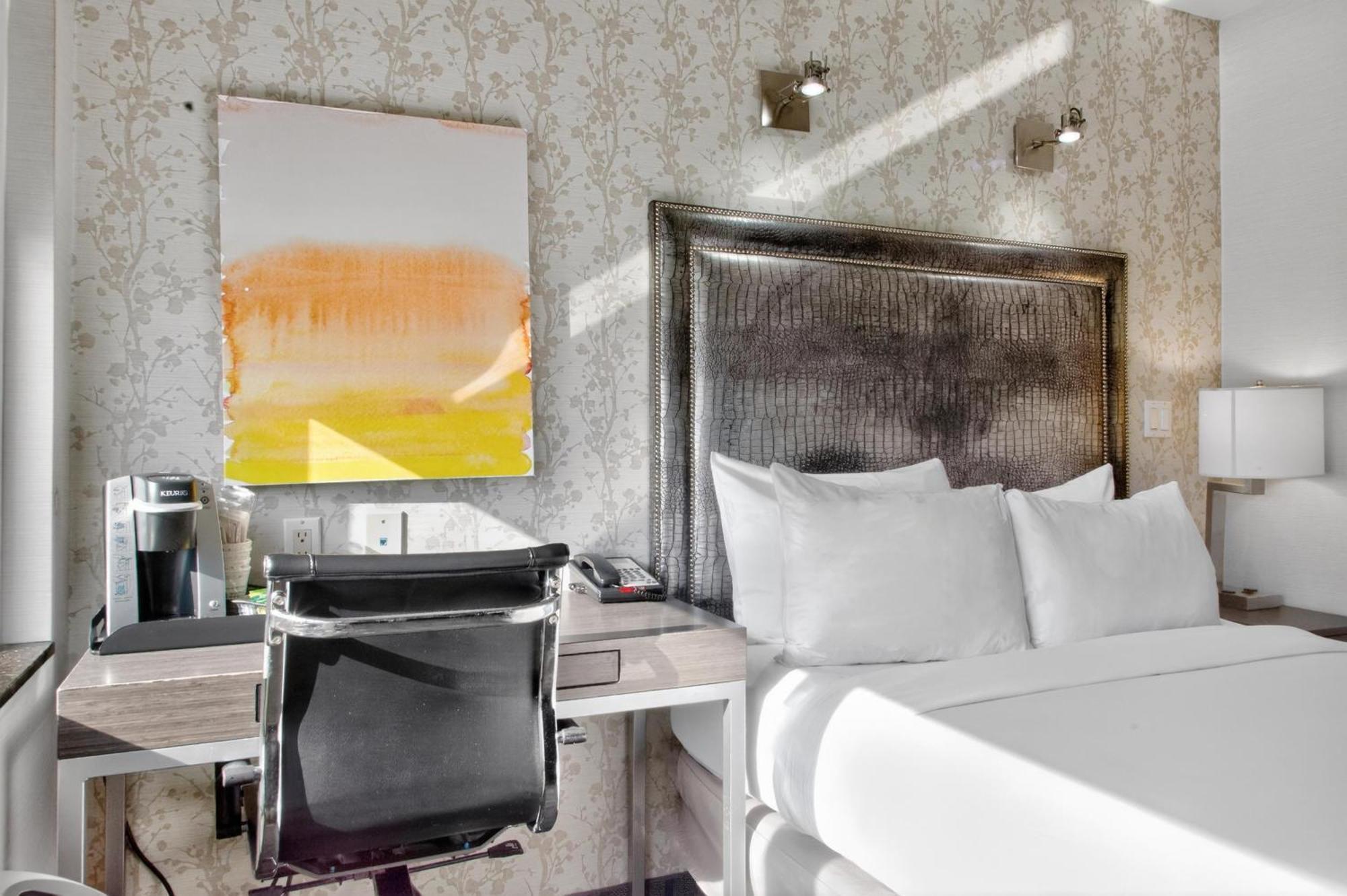 Times Square West Hotel, Bw Signature Collection 3*
