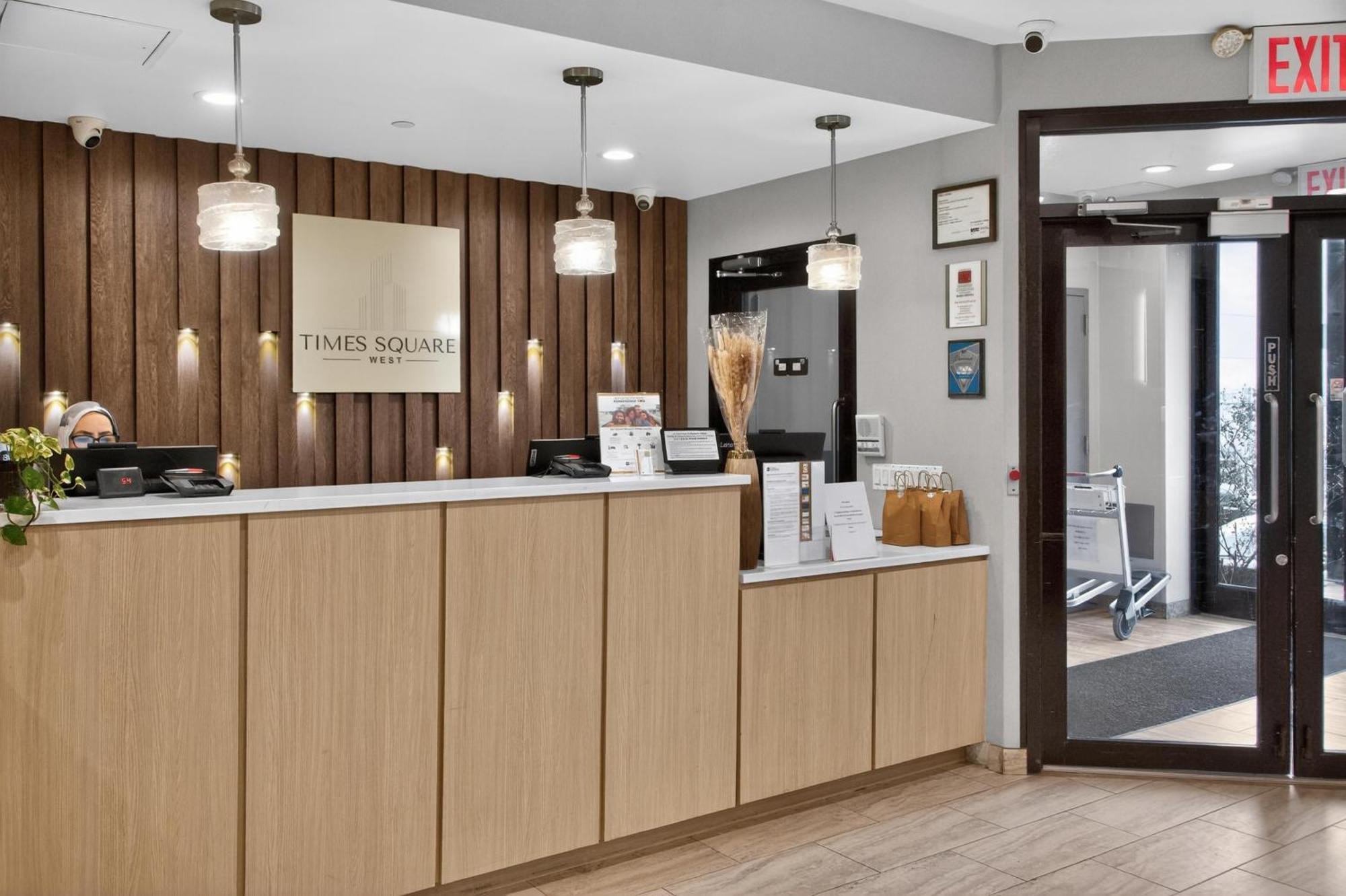 Times Square West Hotel, Bw Signature Collection 3* New York