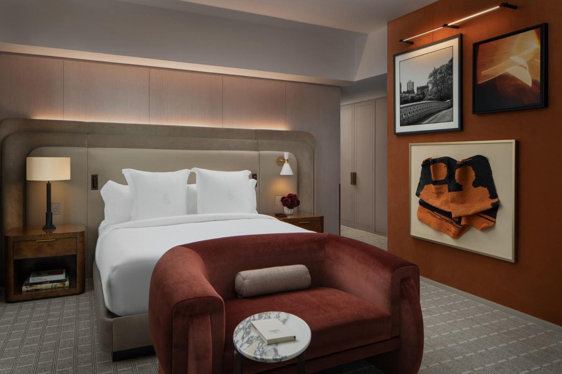 Four Seasons Downtown 5*