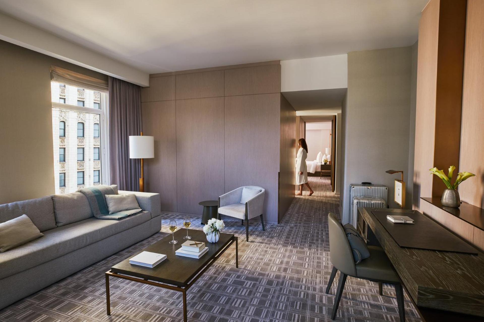 Four Seasons Downtown 5*