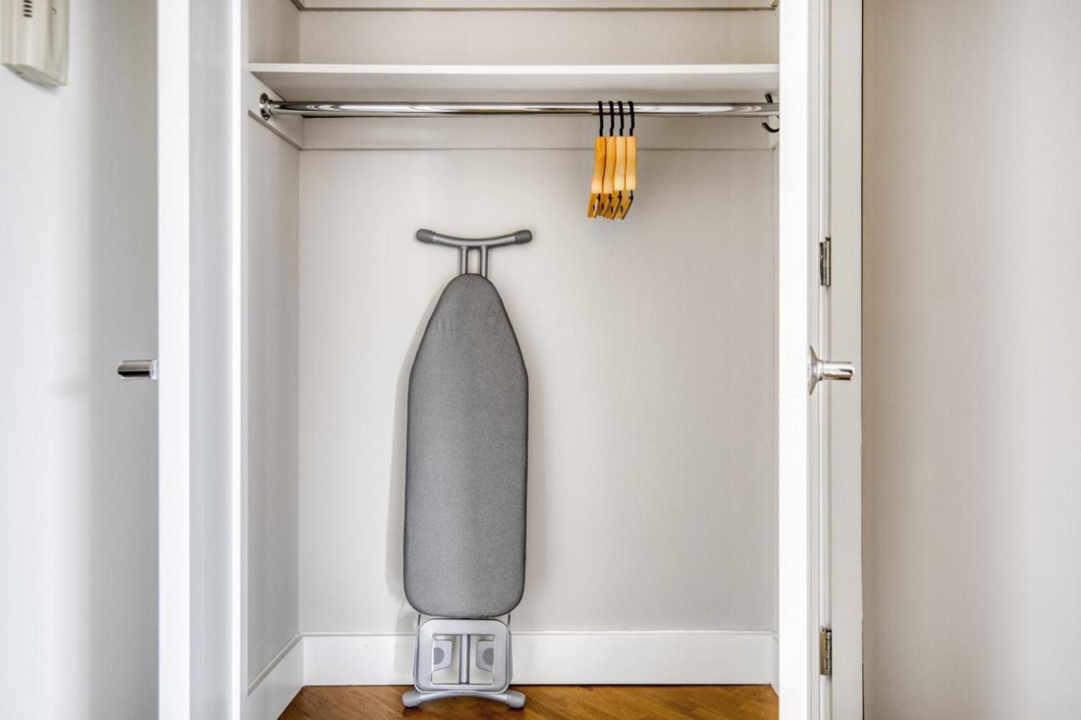 Ues 2br W Dm Elevator Gym Nr Park Nyc-918 *