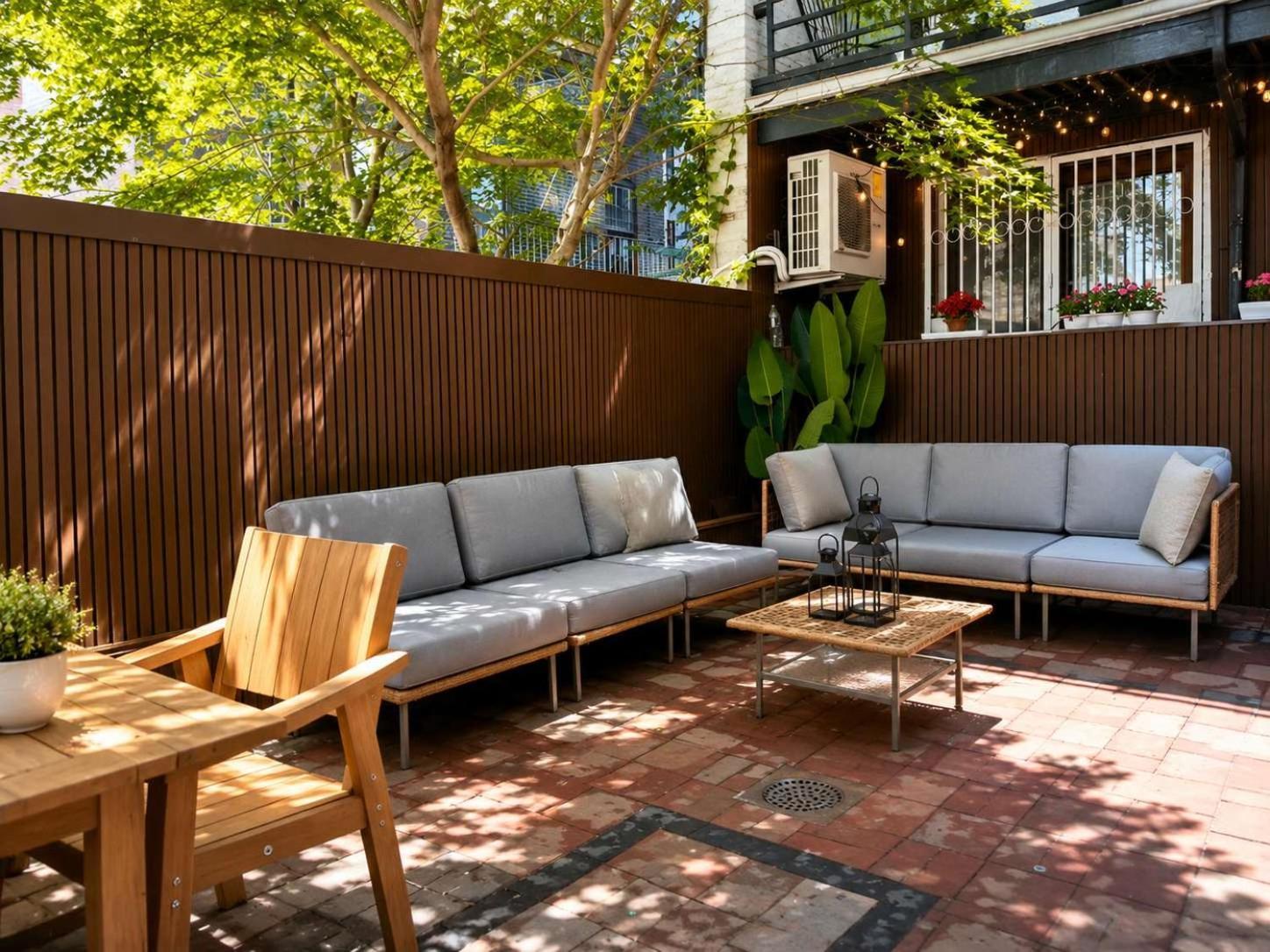 26-4a New Prime 20's W D Shared Courtyard * New York