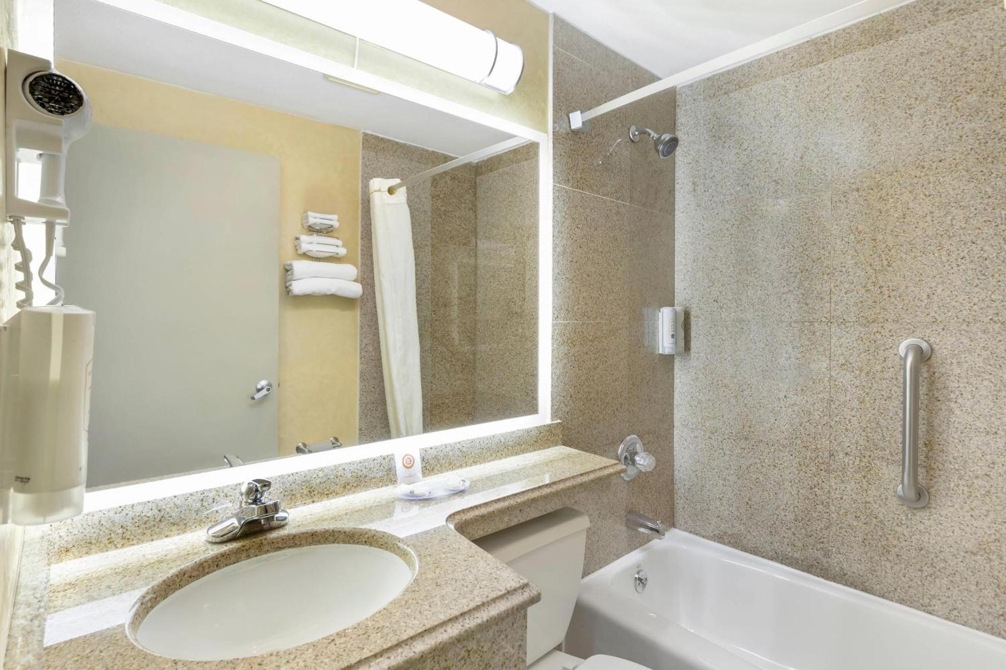 Quality Jfk Airport Rockaway Blvd Hotel 2*