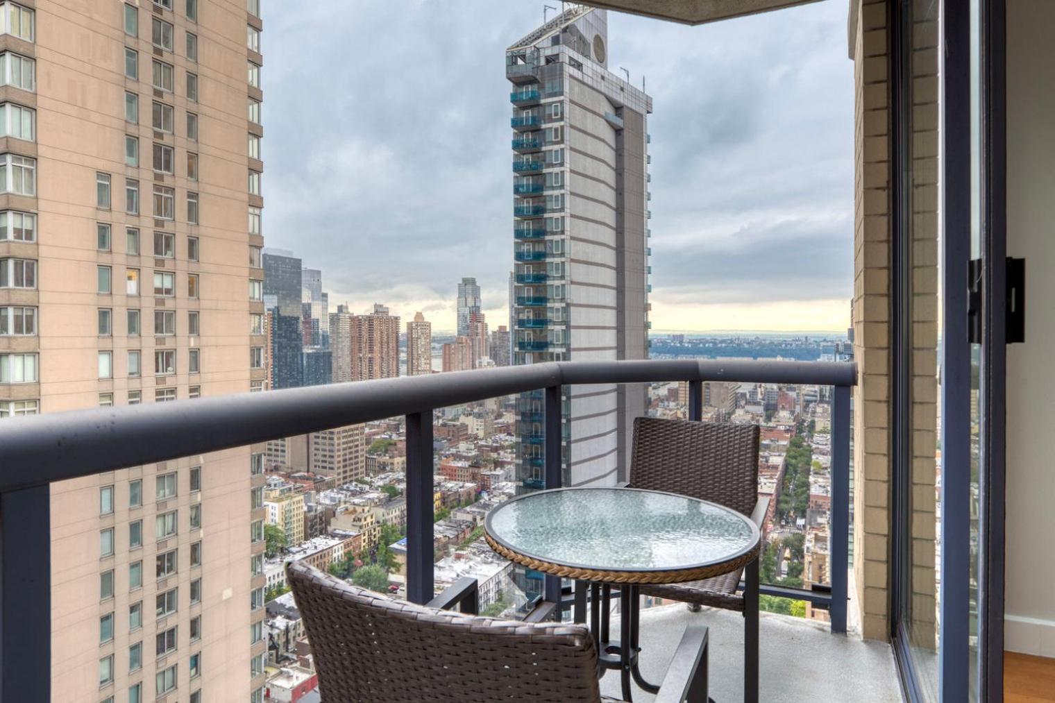 Midtown 2Br W Gym Doorman Nr Theater District Nyc-1226 *