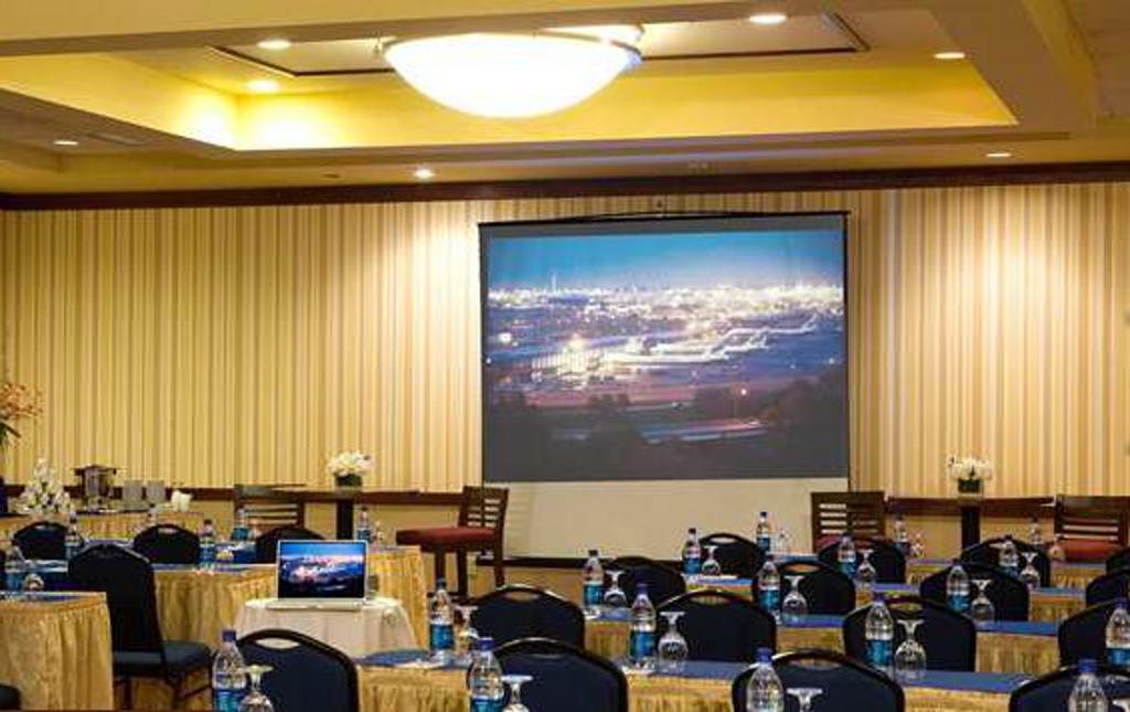 Doubletree By Hilton Jfk Airport Hotel