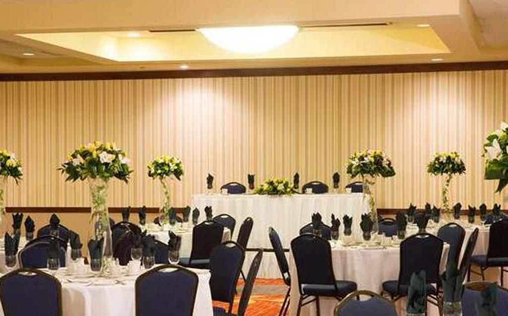 Doubletree By Hilton Jfk Airport 3*