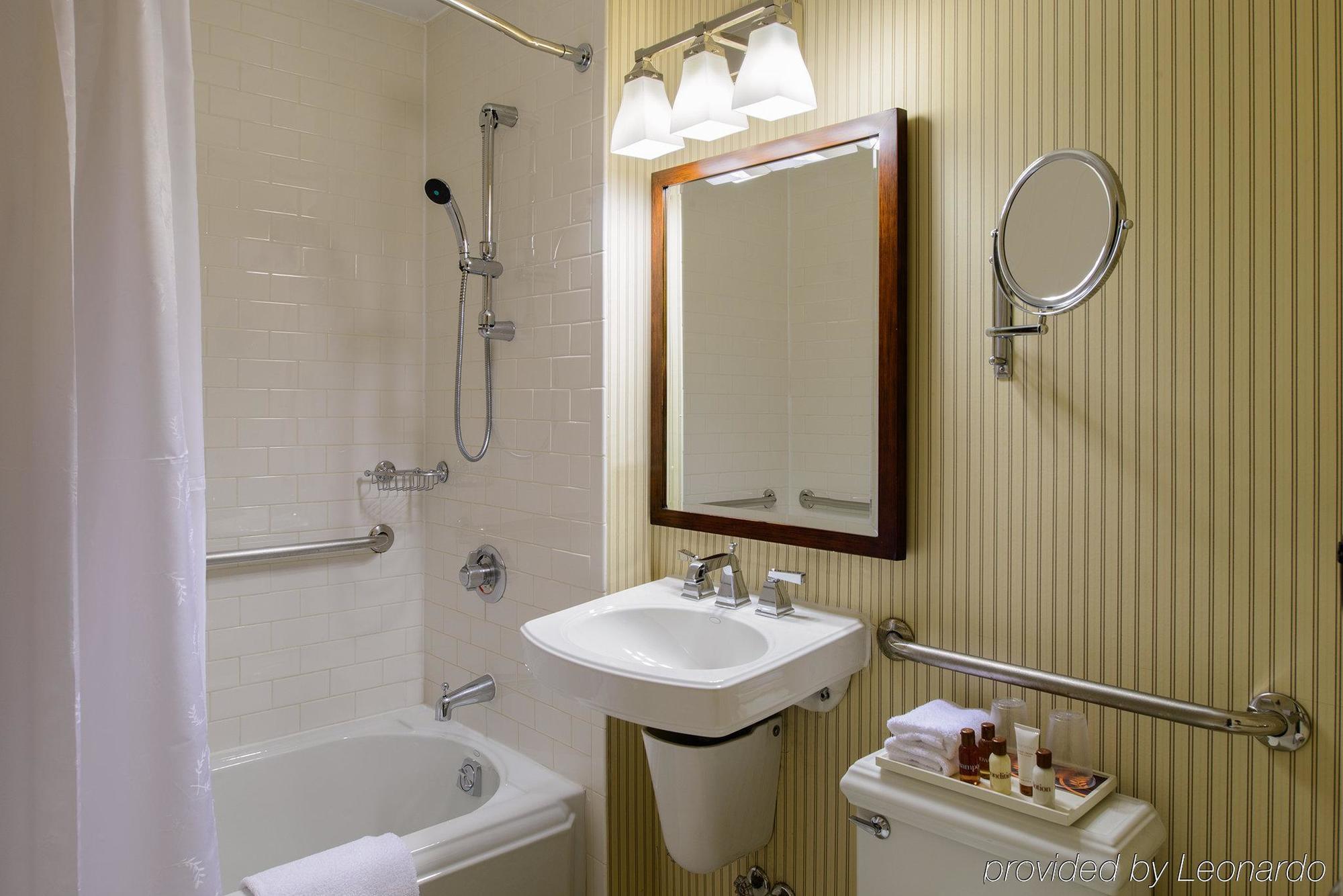 Sheraton Jfk Airport 3*