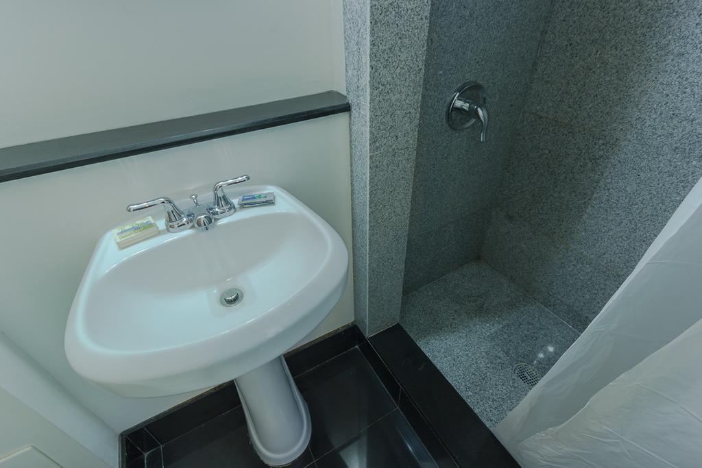 - Cozy Apartment New York