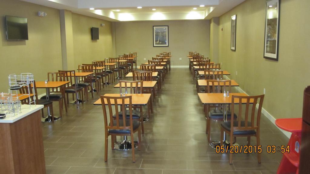 Hotel Comfort Jamaica Downtown 2*