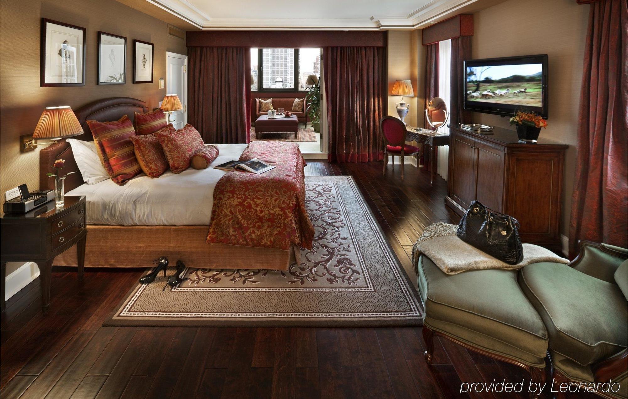 Plaza Athenee Hotel 5*