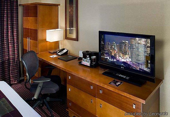 Hotel Fairfield By Marriott Manhattan Times Square 4*