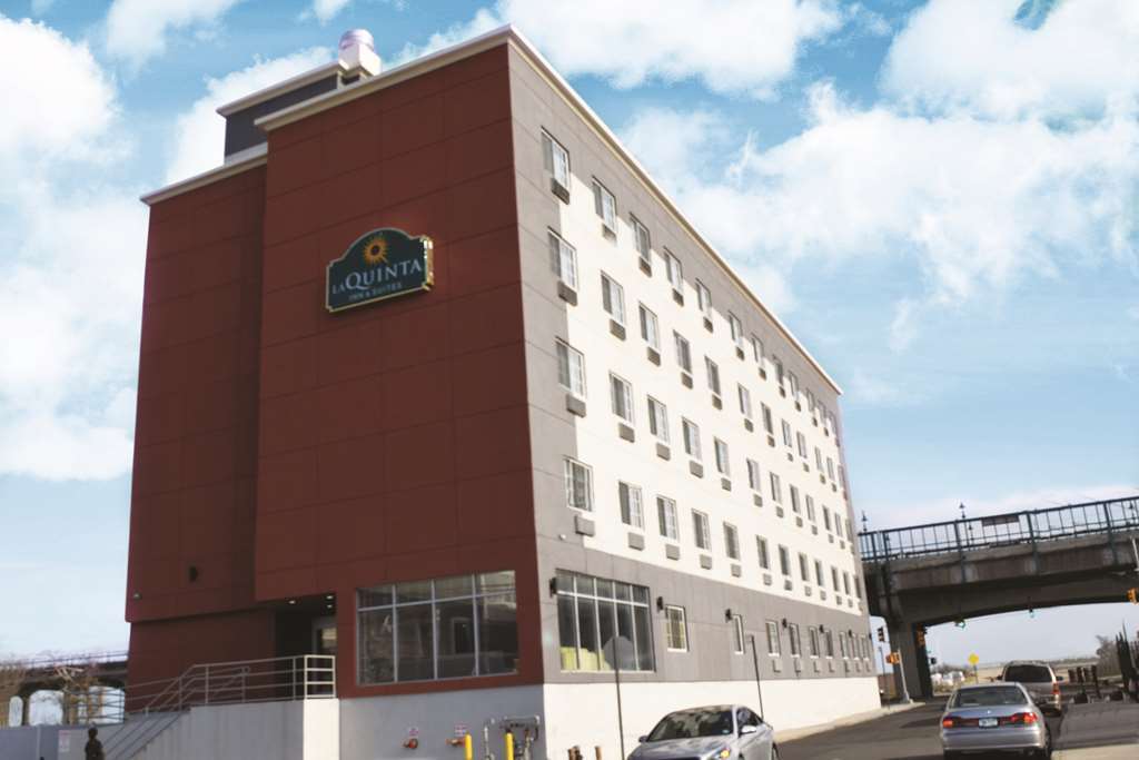 Hotel La Quinta & Far Rockaway -