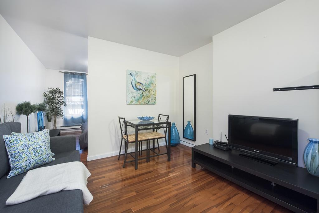 Studio In The Heart Of Times Square Apartment *