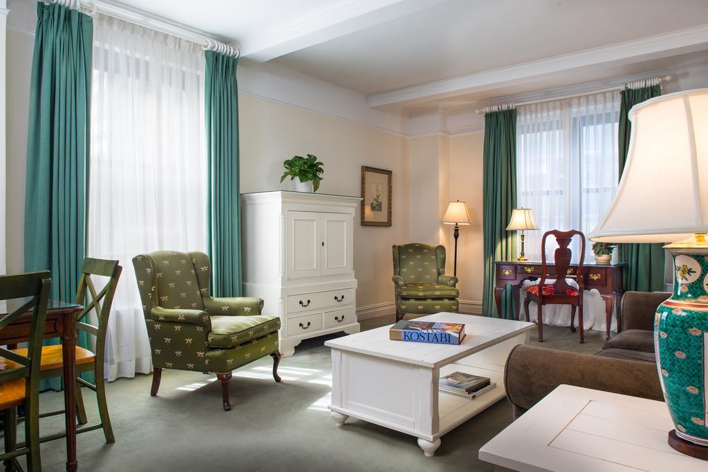 Roger Smith Hotel 3*