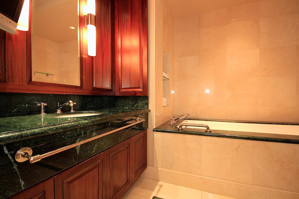 Financial District: Stylish Suite In Luxury Building New York