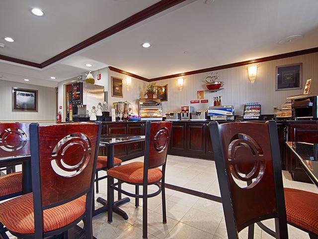 Hotel Western Jfk Airport 3*