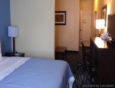 Days & By Wyndham Ozone Park/jfk Airport New York