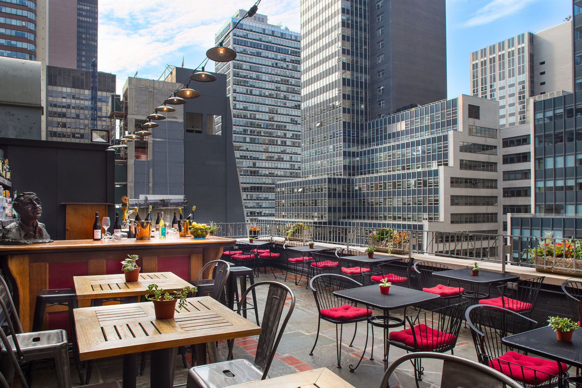 Hotel Roger Smith 3*