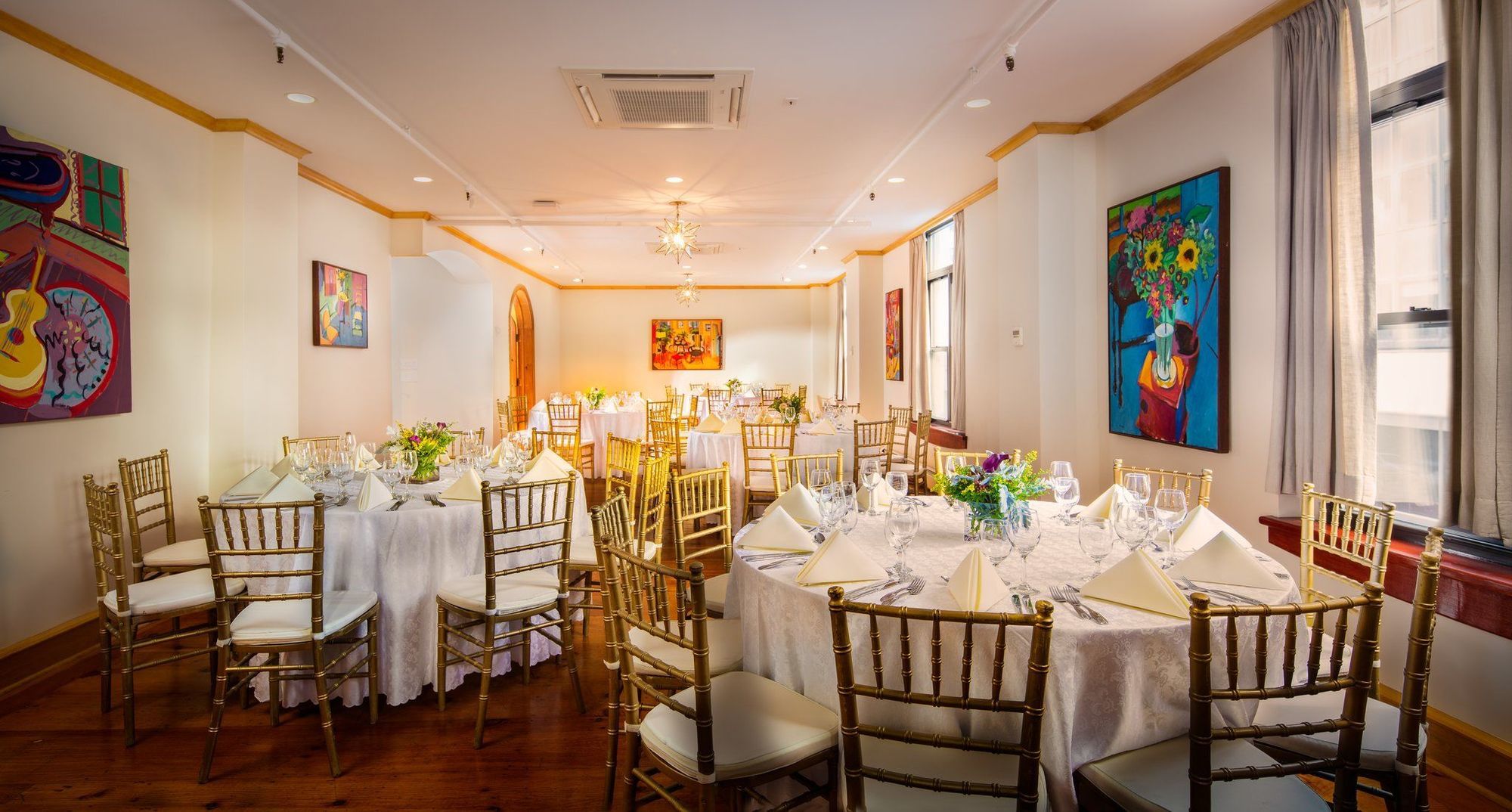 Hotel Roger Smith 3*