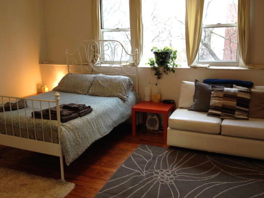 Greenpoint Apartment *