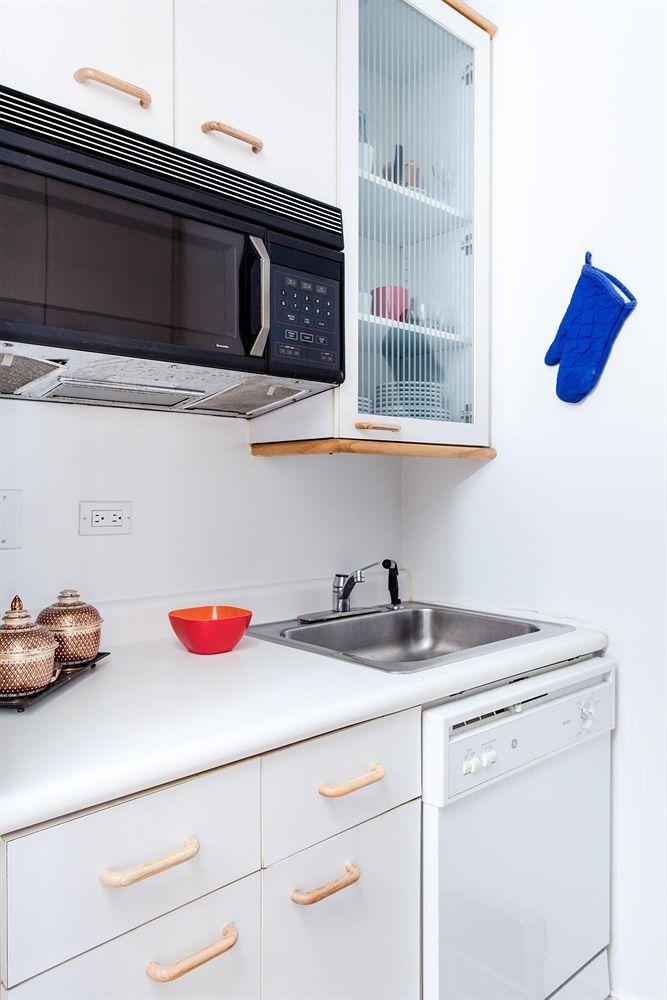 Upper East Side Apartment *