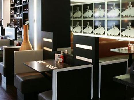 Travel - Midtown Manhattan Hotel