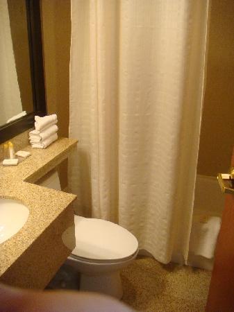 Red Lion & Long Island 3*