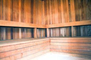 Western Queens Court 3* New York