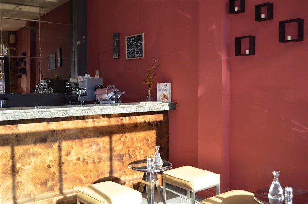 Vetiver / Manhattan Skyline Hotel New York