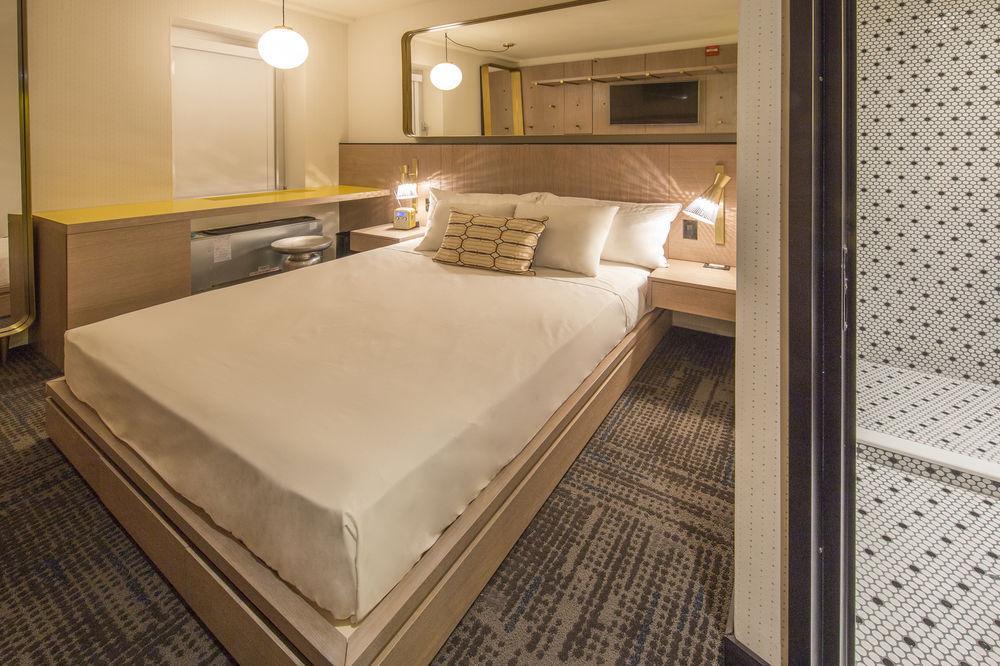 Shocard Broadway, Times Square 3*