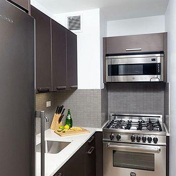 Eastgate Tower Hotel 3*