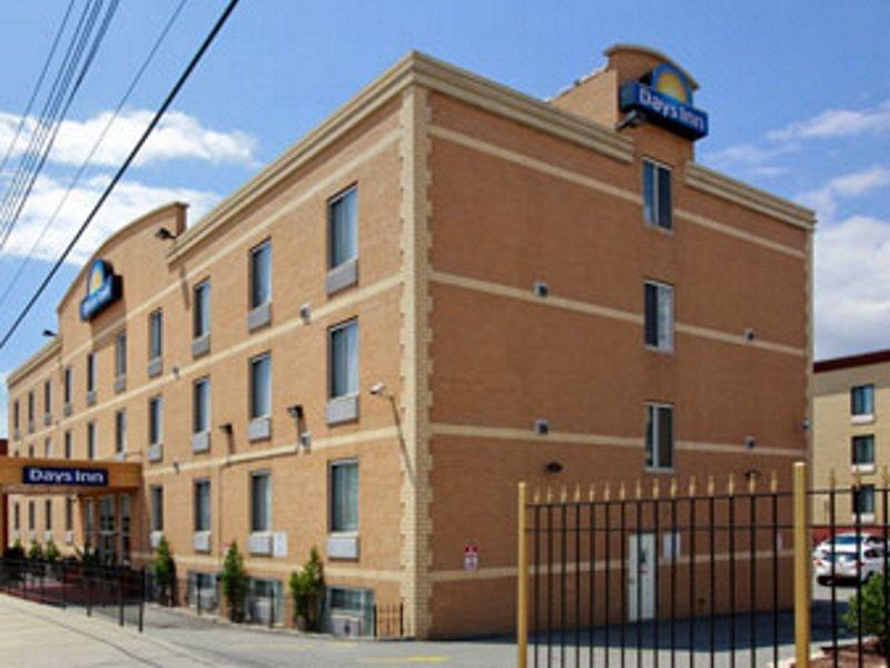 Days By Wyndham Jamaica / Jfk Airport Hotel