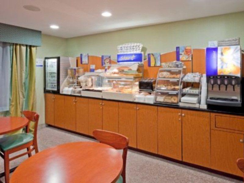 Hotel Express Brooklyn By Ihg 3*