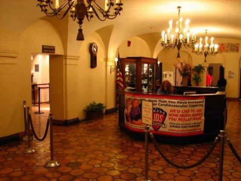 Hostel West Side Ymca