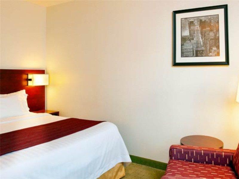 Courtyard By Marriott Manhattan Upper East Side New York