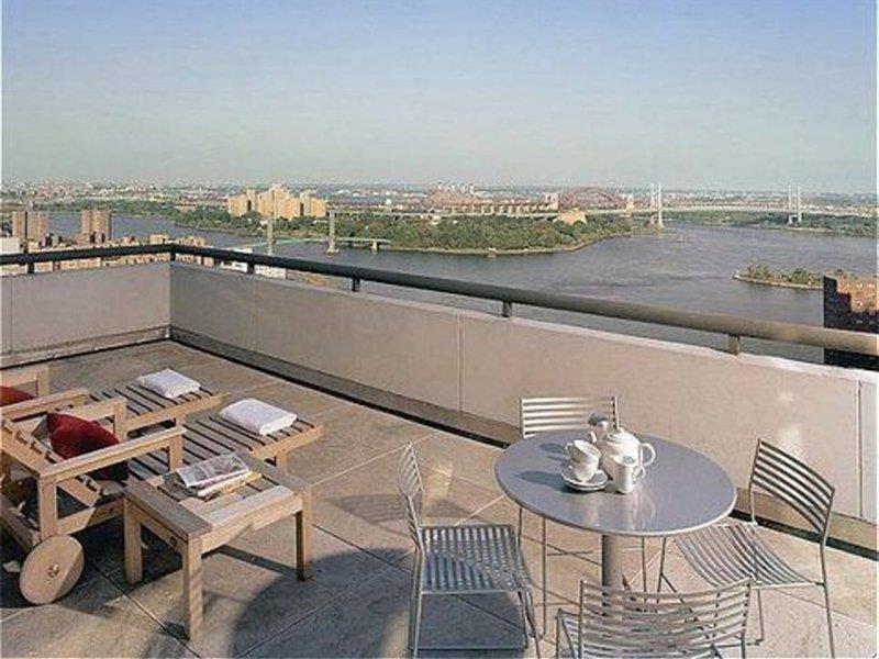 Hotel The Marmara Manhattan