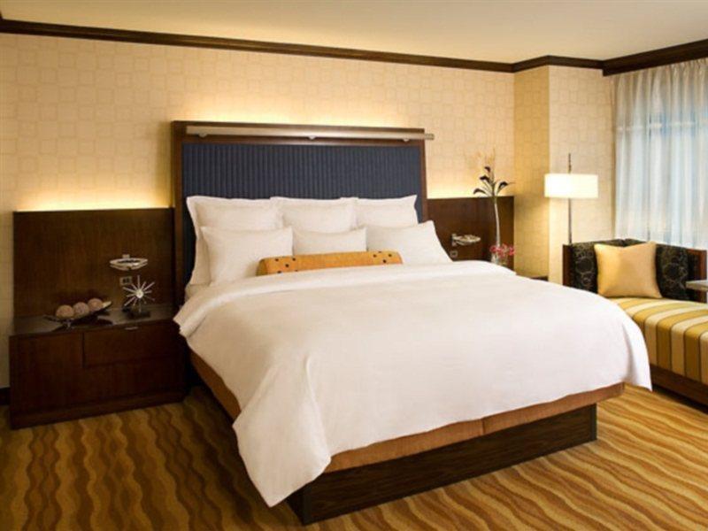 Renaissance Times Square By Marriott New York