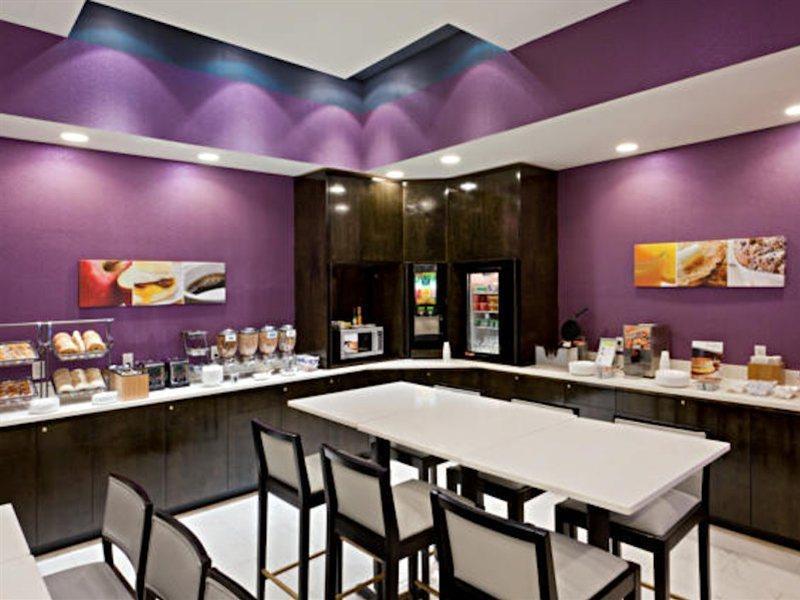 Hotel Fairfield & By Marriott Queens/queensboro Bridge