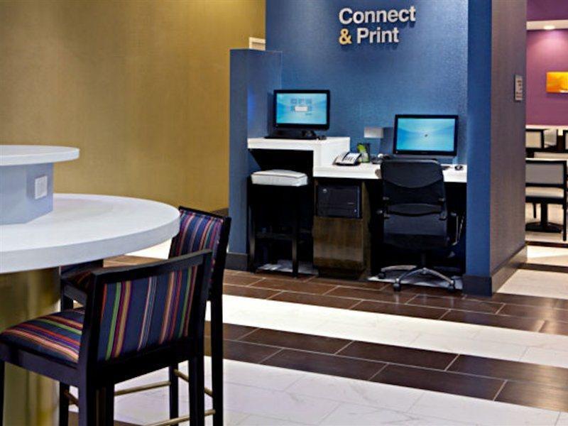 Hotel Fairfield & By Marriott Queens/queensboro Bridge New York