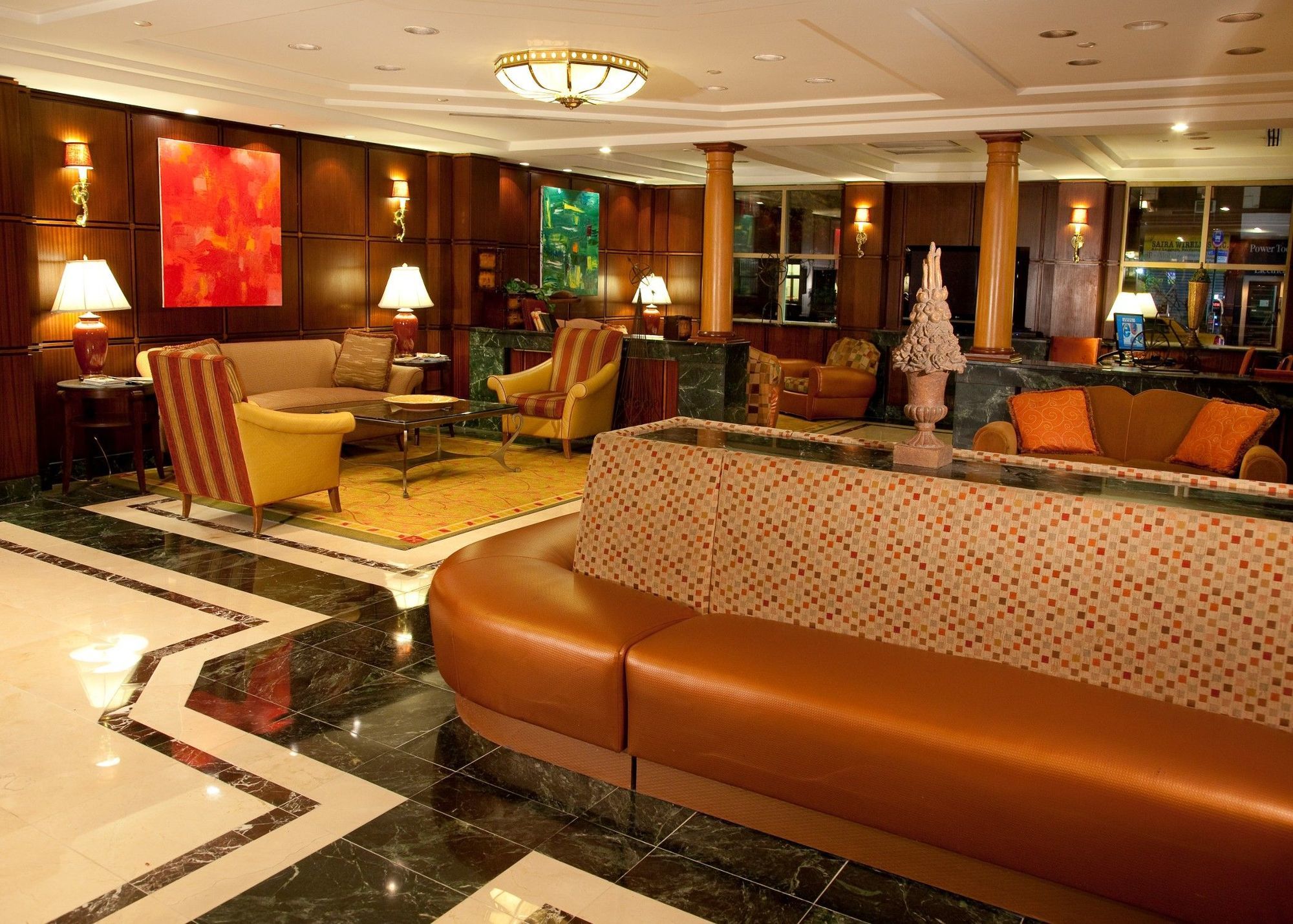 Hotel The Skyline 3*