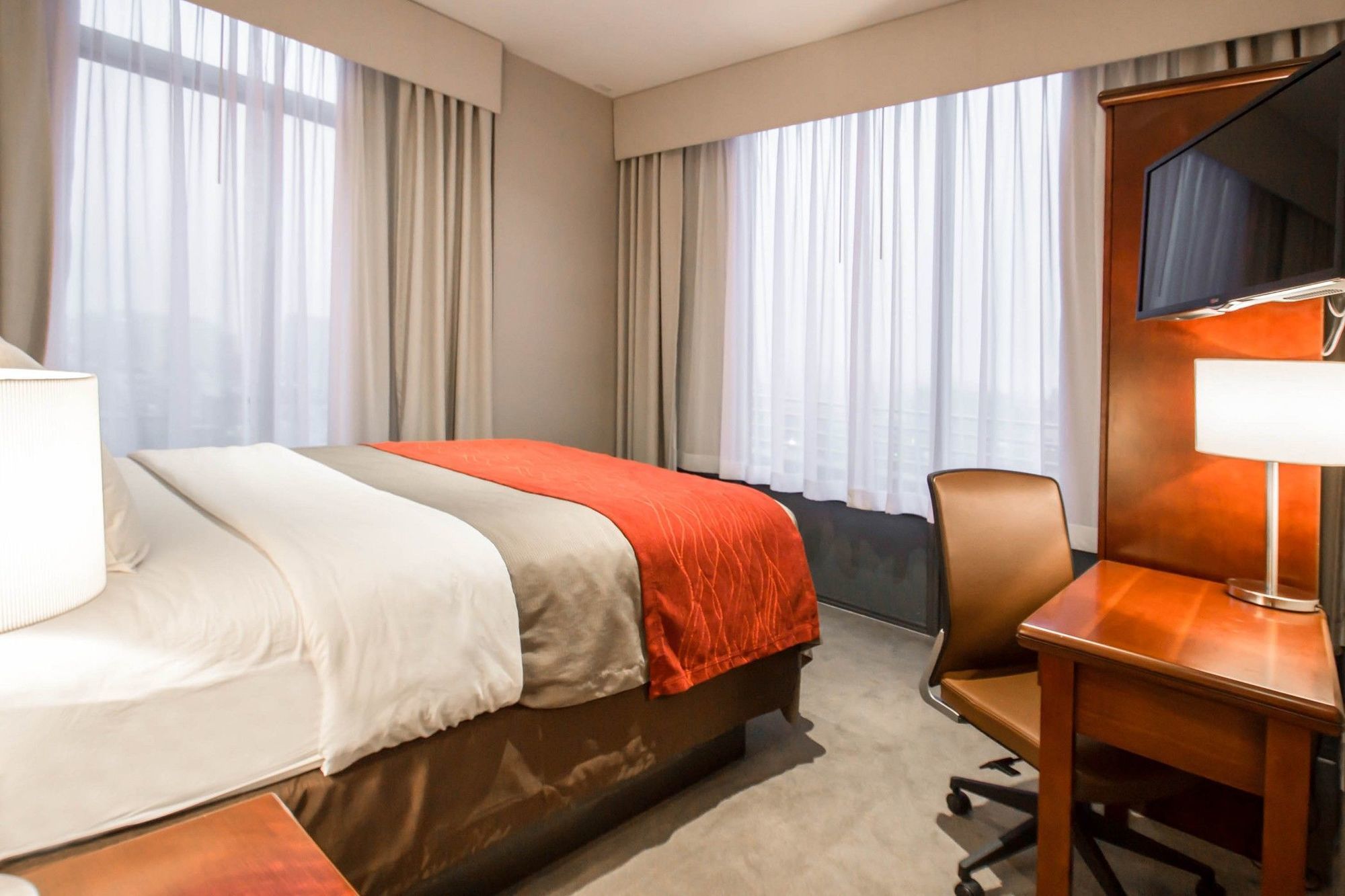 Comfort Manhattan Bridge