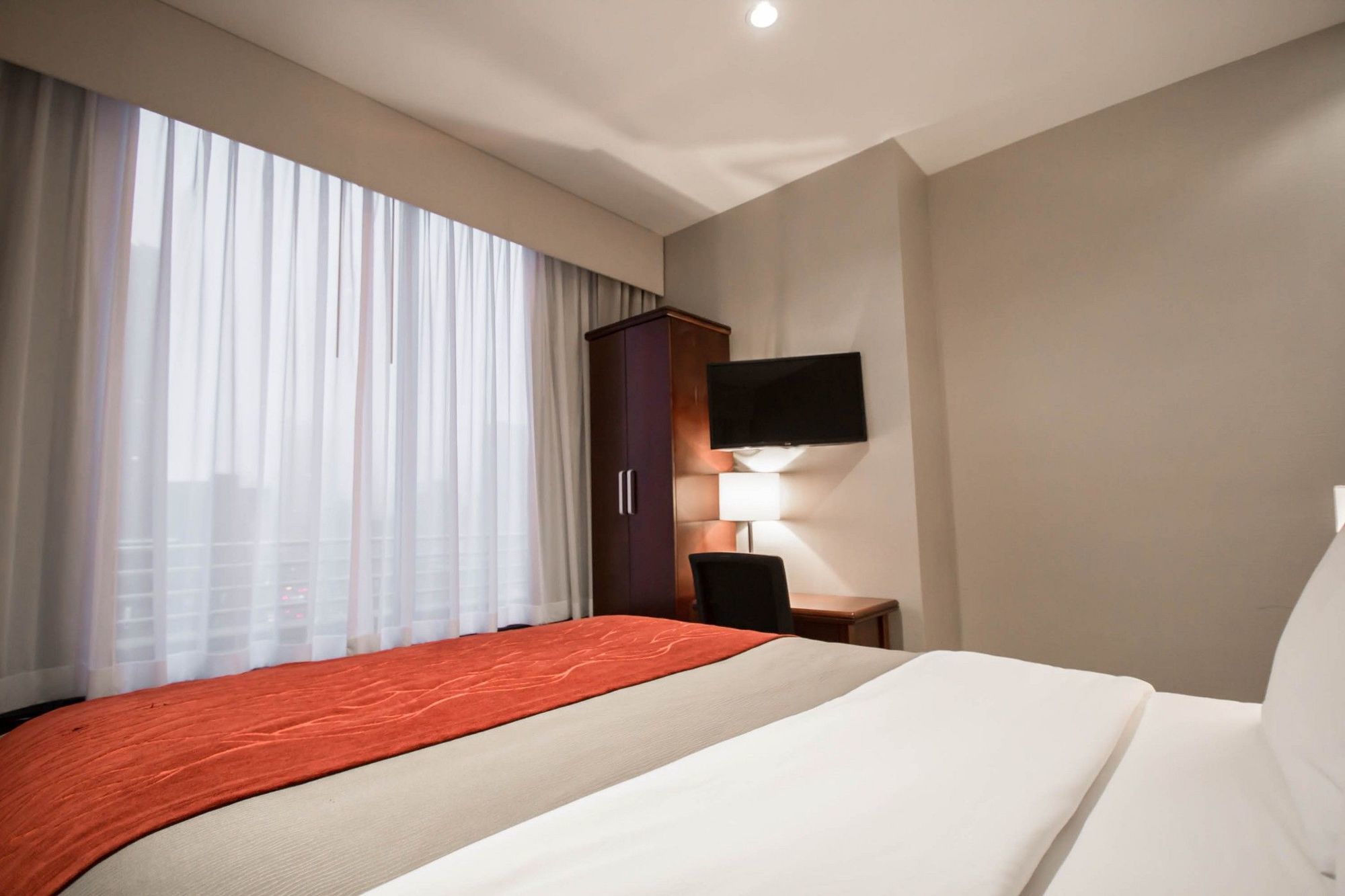 Hotel Comfort Manhattan Bridge 3*