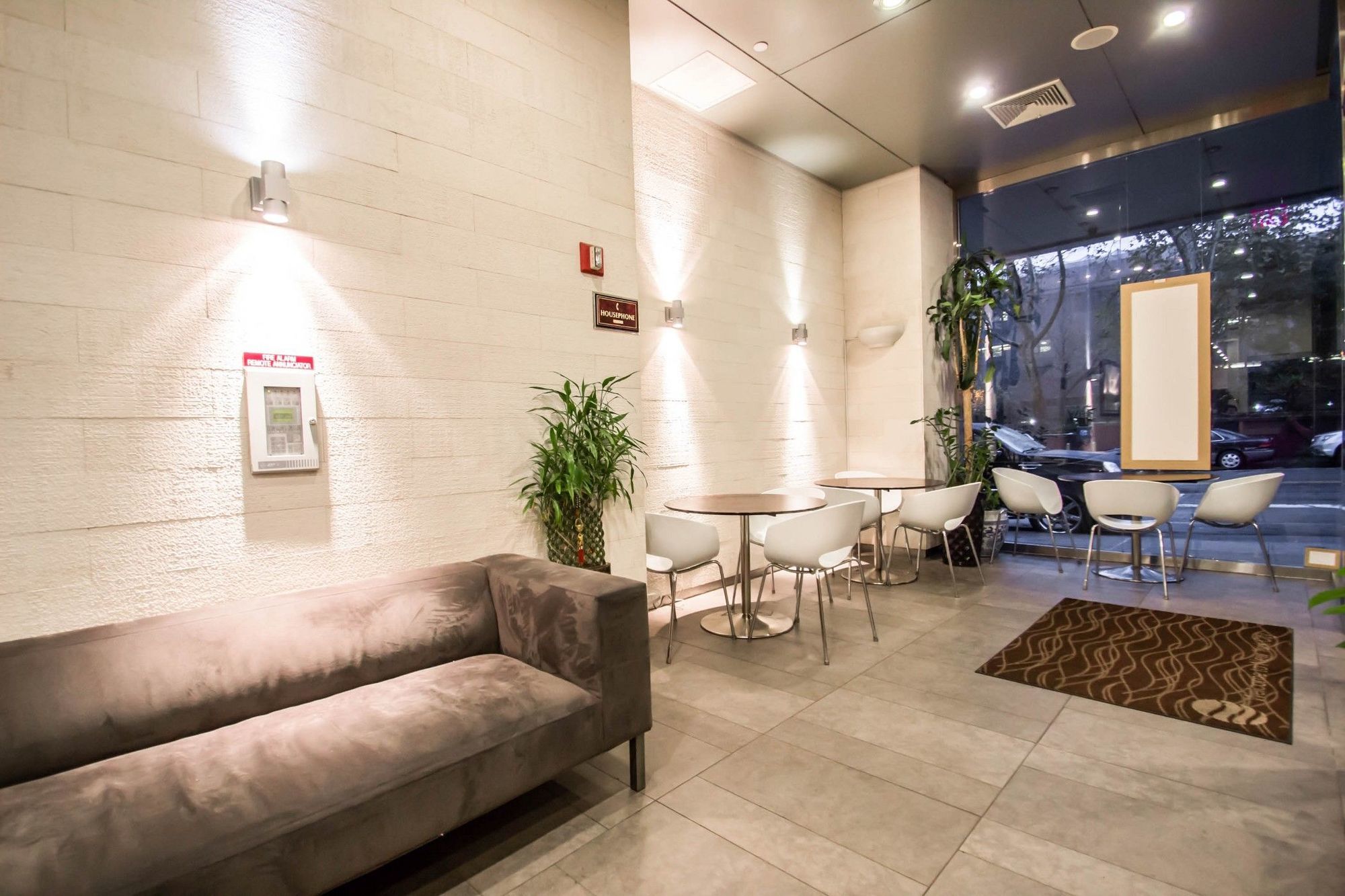 Comfort Manhattan Bridge