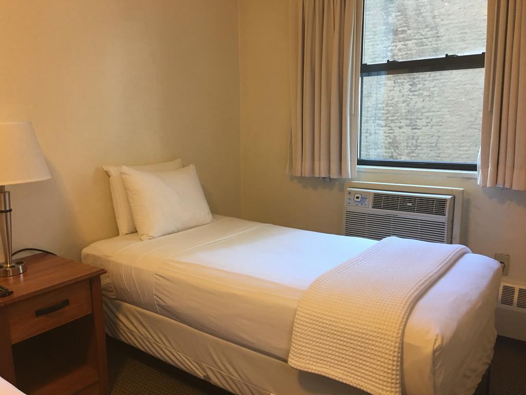 Hotel Seafarers International House New York