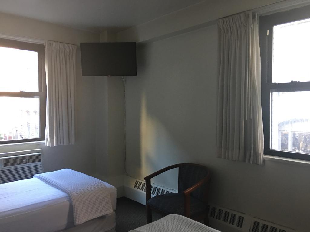 Hotel Seafarers International House 2*