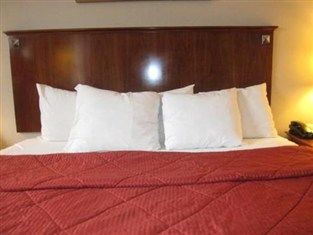 Avion Near Lga Airport, An Ascend Collection 3*